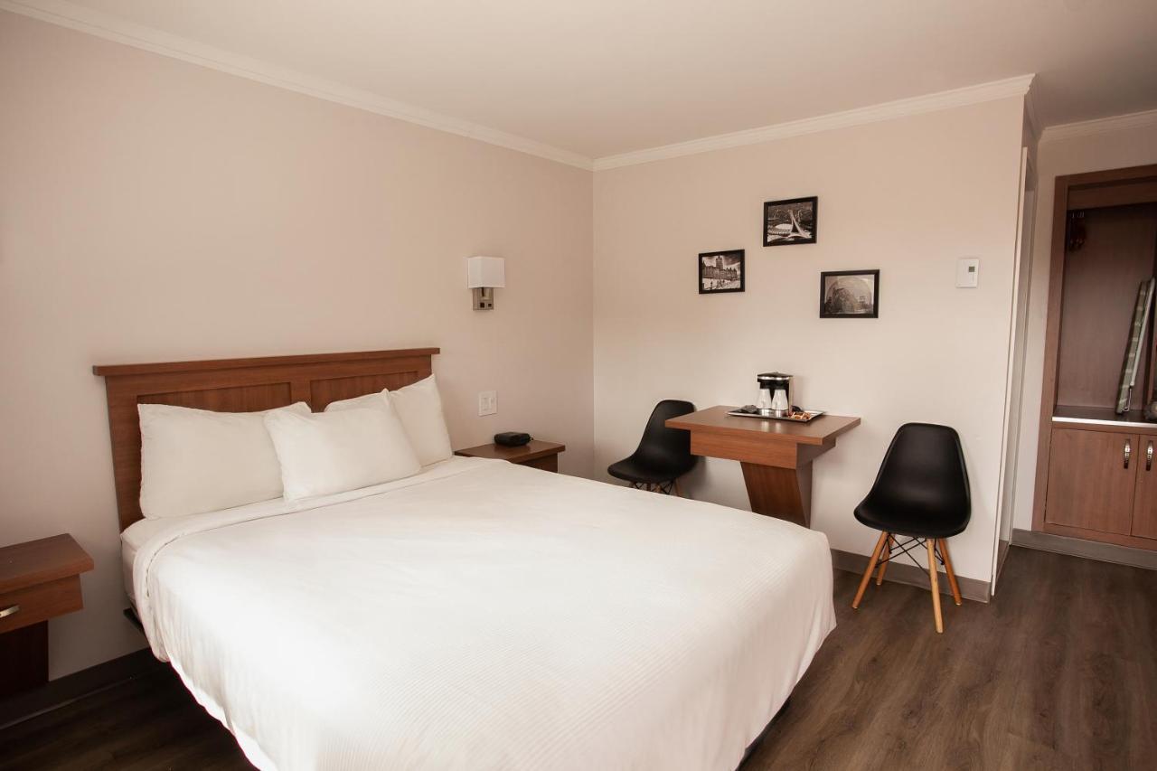 Motel Newstar Laval Exterior photo