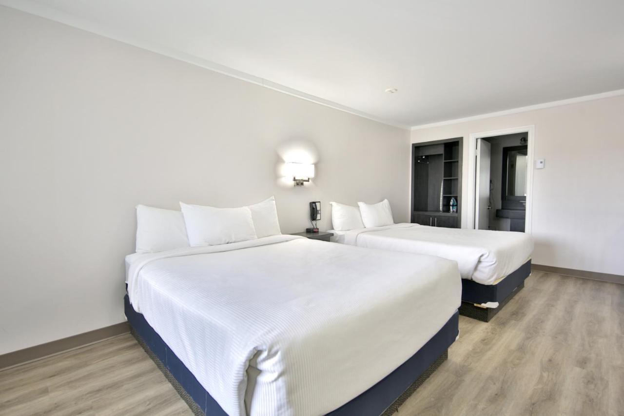 Motel Newstar Laval Exterior photo