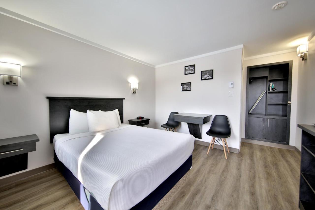 Motel Newstar Laval Exterior photo